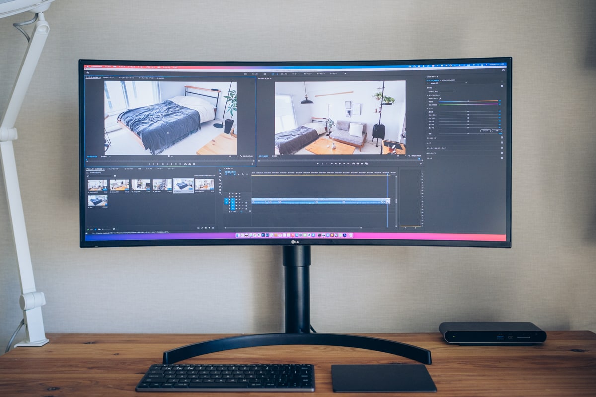 LG 34WL75C-Bで動画編集する様子