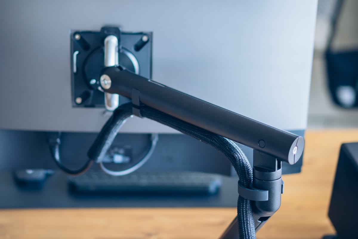 ハーマンミラー・Flo Monitor Arm