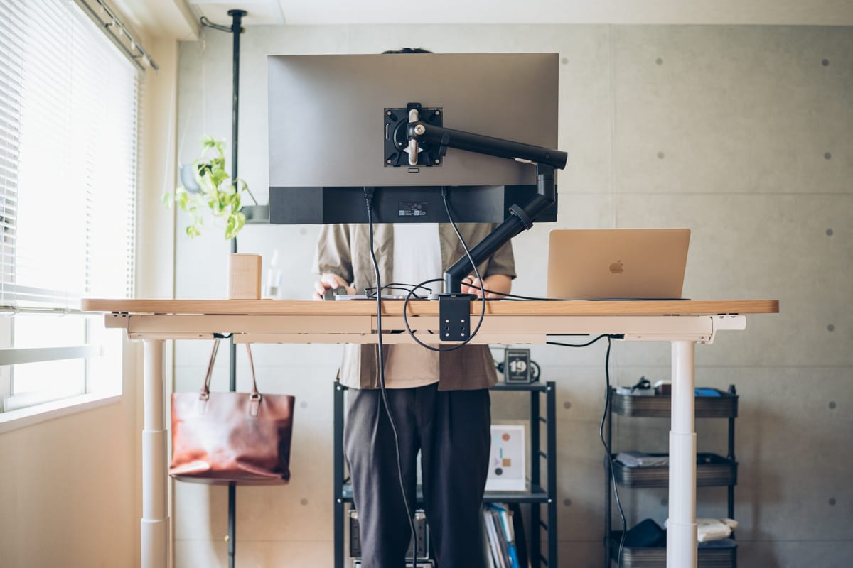 2つのMacBookを使い分ける様子